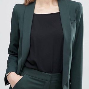 ASOS 2 piece suit. Evergreen is the color👑